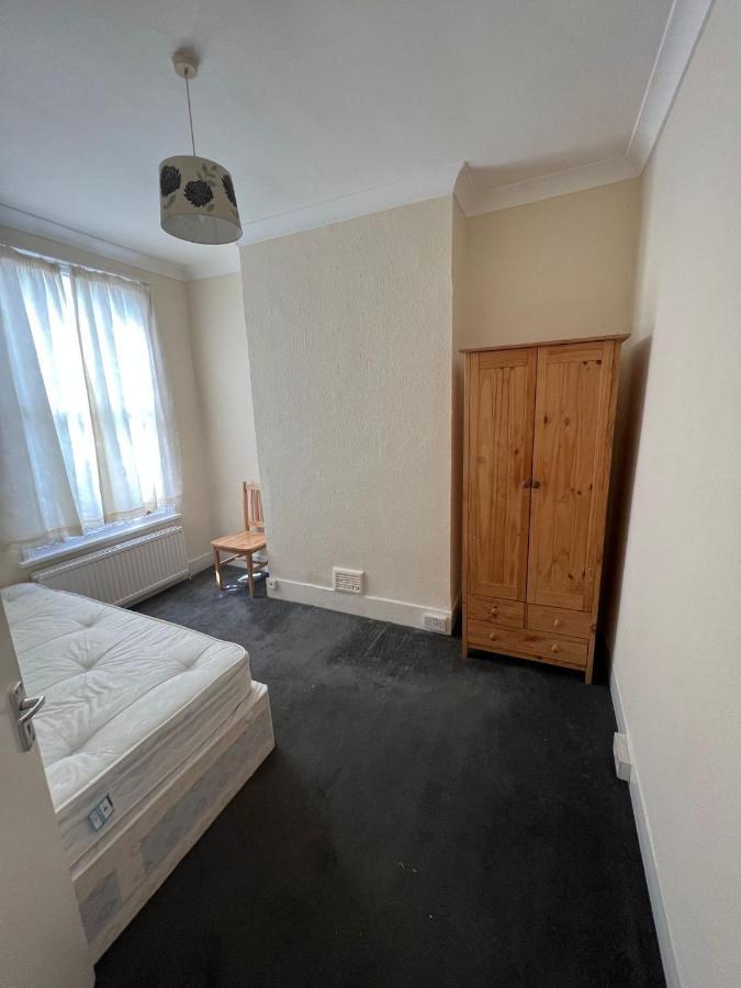 East London 2 Bedroom Apartment Eksteriør bilde